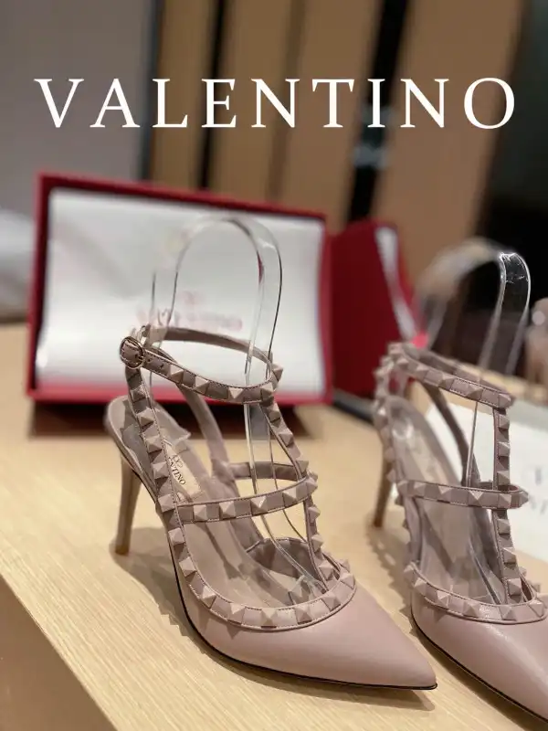 Yupoo bagsoffer VALENTINO ROCKSTUD SANDAL 0125