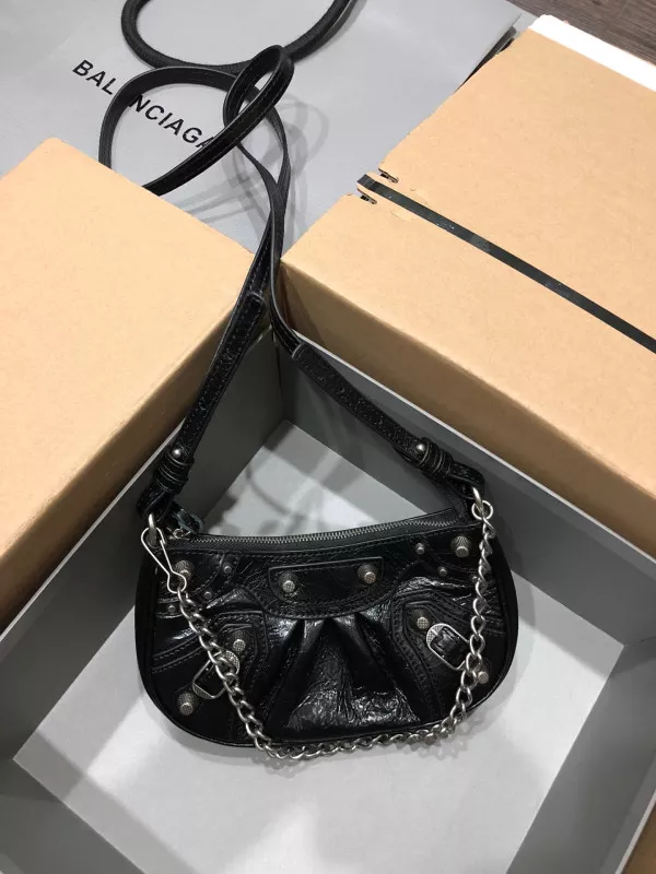 Bagsoffer yupoo BALENCIAGA WOMEN'S LE CAGOLE MINI BAG WITH CHAIN 0115