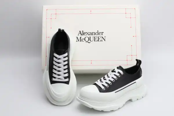 Yupoo bagsoffer ALEXANDER MCQUEEN Tread Slick Lace Up 0122