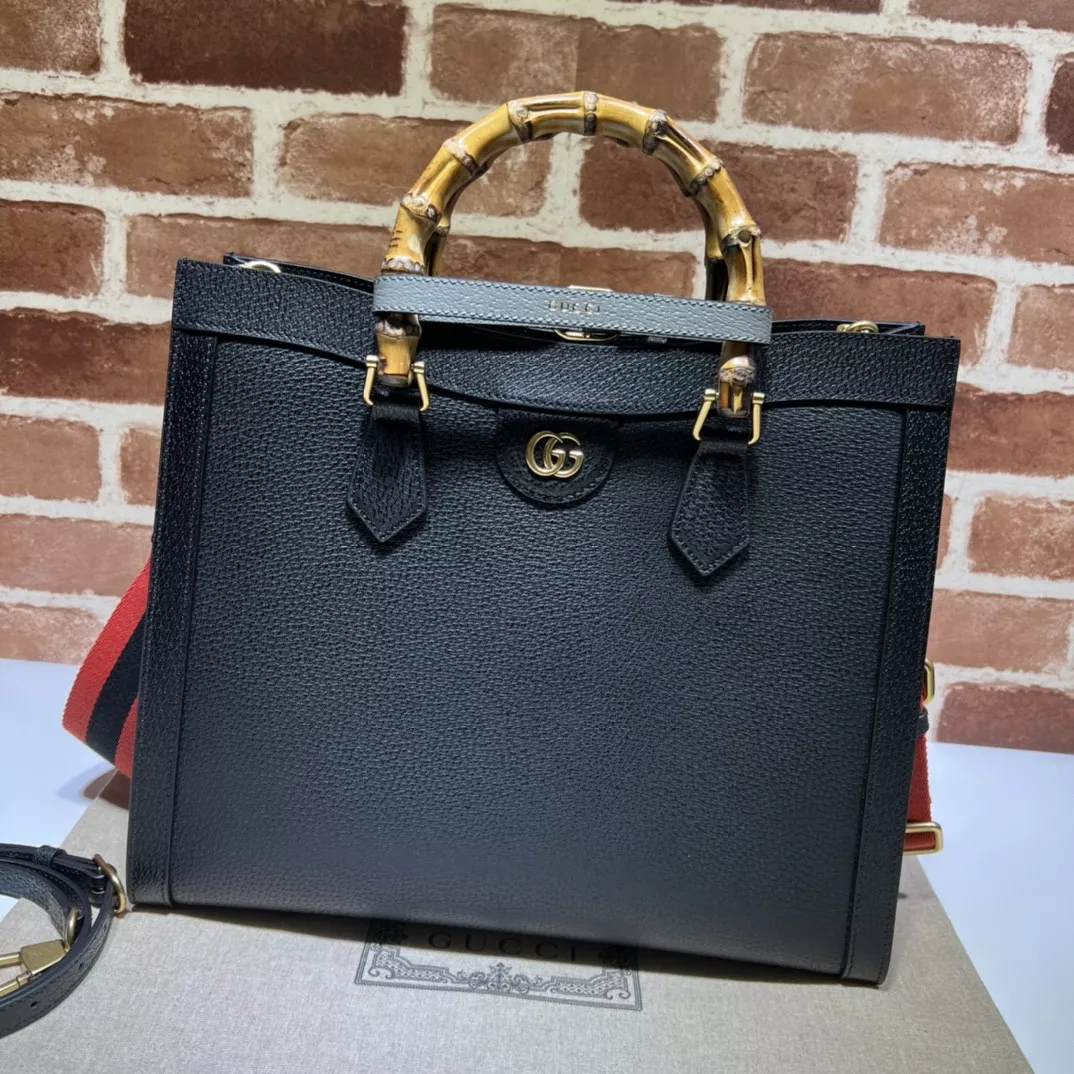 Gucci Diana medium tote bag 0121