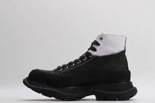 Yupoo bagsoffer ALEXANDER MCQUEEN Tread Slick Boot 0123