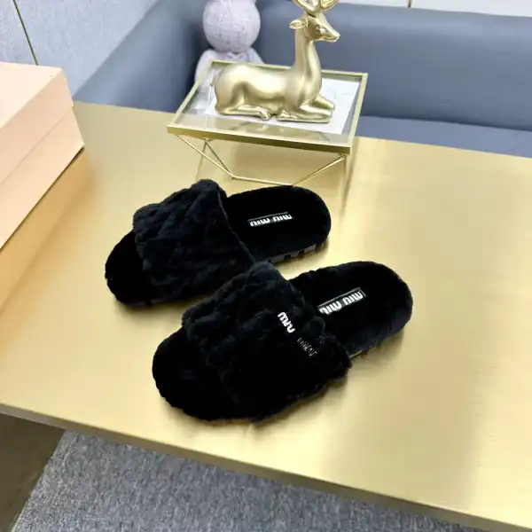 Bagsoffer MIU MIU SLIPPERS 0122