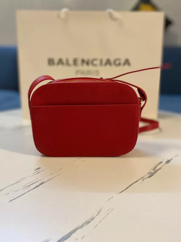 Yupoo bagsoffer BALENCIAGA EVERYDAY CAMERA BAG XS 0115