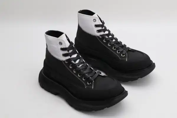 Yupoo bagsoffer ALEXANDER MCQUEEN Tread Slick Boot 0123