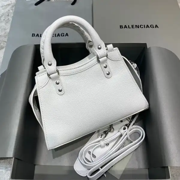 Bagsoffer BALENCIAGA NEO CLASSIC MINI TOP HANDLE BAG 0129