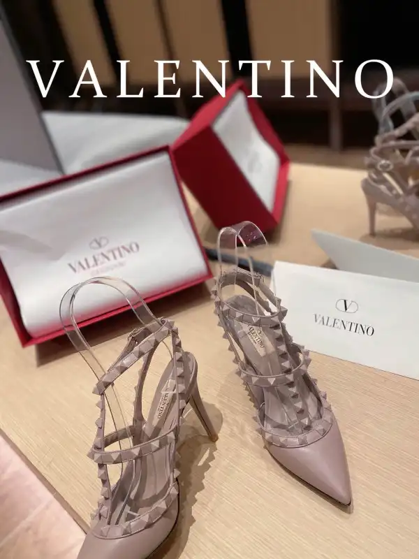 Yupoo bagsoffer VALENTINO ROCKSTUD SANDAL 0125