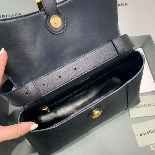 Bagsoffer yupoo BALENCIAGA DOWNTOWN MEDIUM SHOULDER BAG 0129