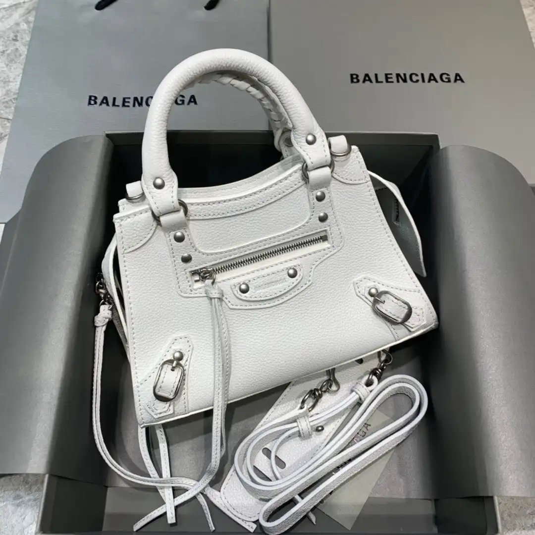 Bagsoffer BALENCIAGA NEO CLASSIC MINI TOP HANDLE BAG 0129