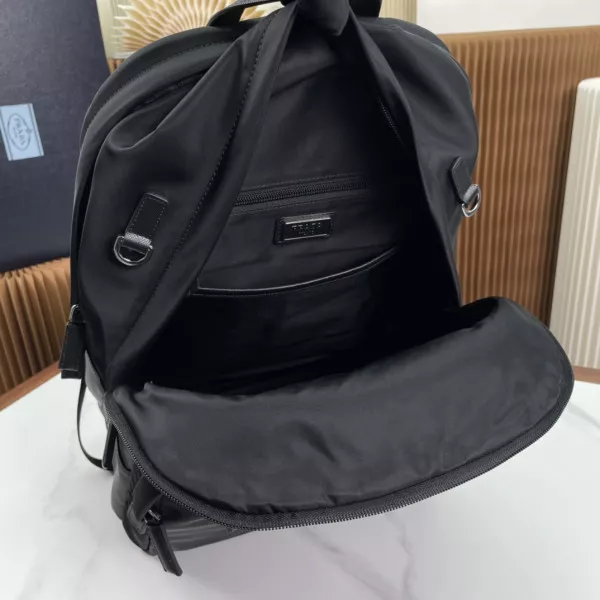 Bagsoffer PRADA Re-Nylon backpack 0117