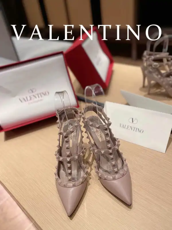 Yupoo bagsoffer VALENTINO ROCKSTUD SANDAL 0125