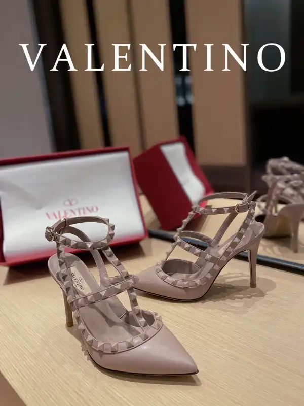 Yupoo bagsoffer VALENTINO ROCKSTUD SANDAL 0125