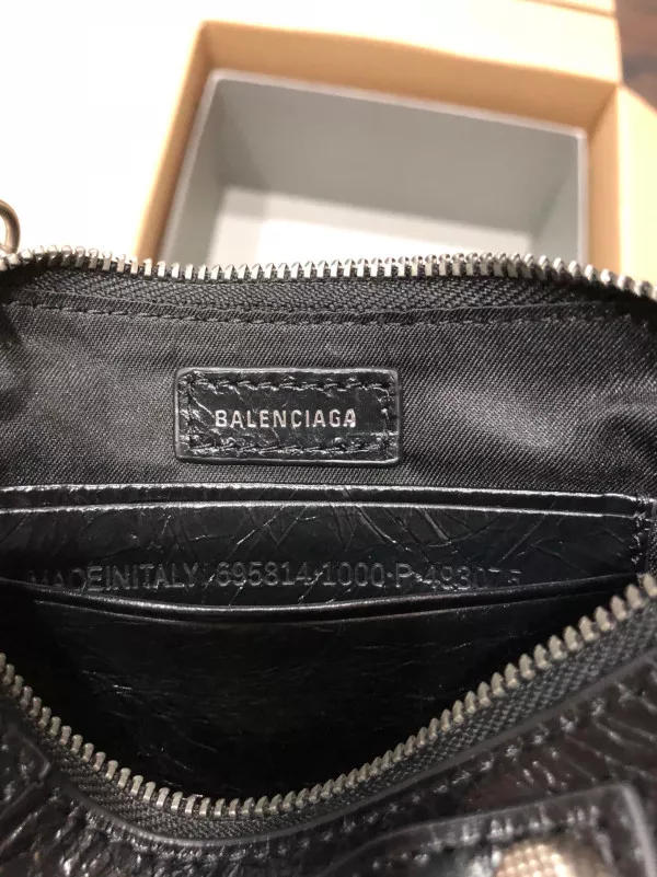 Bagsoffer yupoo BALENCIAGA WOMEN'S LE CAGOLE MINI BAG WITH CHAIN 0115