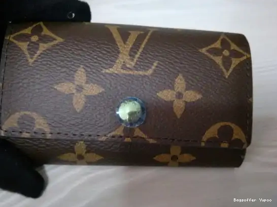 Bagsoffer VUITTON 6 LOUIS HOLDER KEY 0218