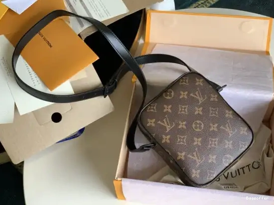 Yupoo bagsoffer Wallet VUITTON LOUIS Christopher Wearable 0214