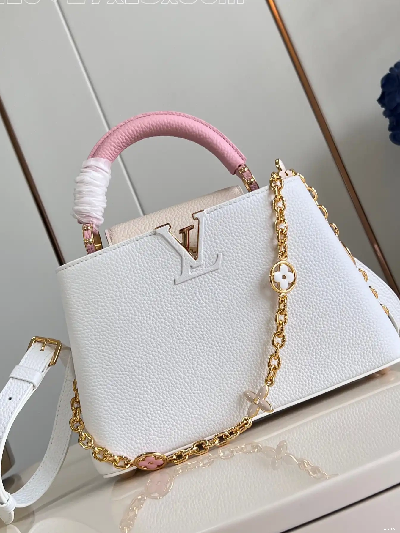 Bagsoffer VUITTON LOUIS CAPUCINES BB-27*18*9CM 0213