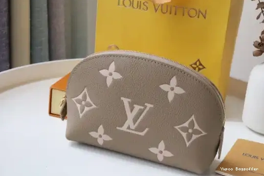 Bagsoffer Louis Vuitton POUCH COSMETIC 0225