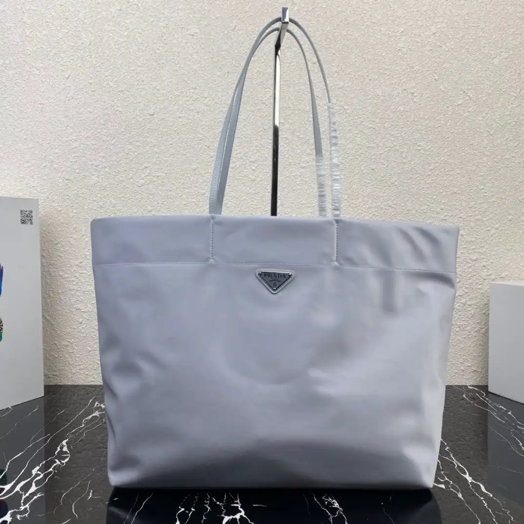 Bagsoffer PRADA Re-Nylon and Saffiano leather tote bag 0203