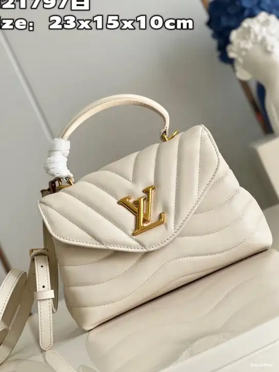 Bagsoffer LOUIS VUITTON HOLD ME 0215