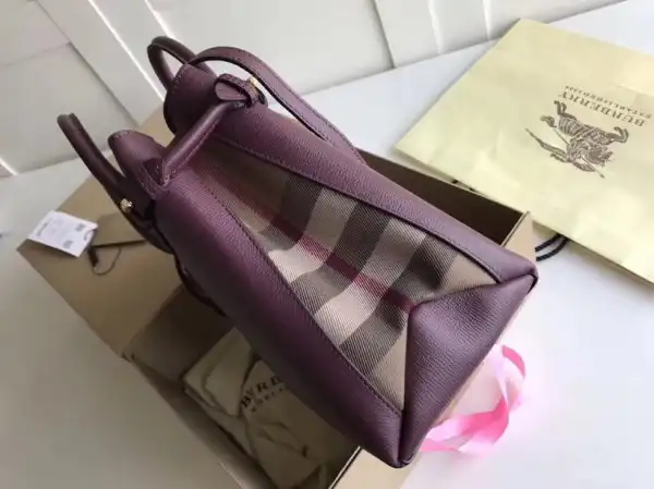 Bagsoffer Burberry The Medium Banner in Leather and House Check 0206