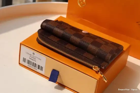 Bagsoffer yupoo VUITTON RECTO VERSO HOLDER CARD LOUIS 0212