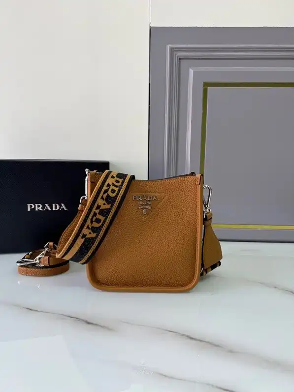 Yupoo bagsoffer PRADA Leather mini shoulder bag 0203