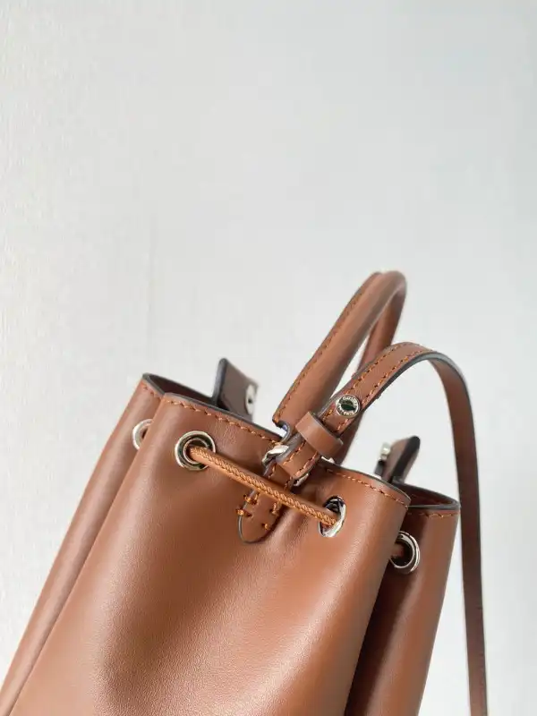 Bagsoffer BURBERRY Bucket Bag 0206