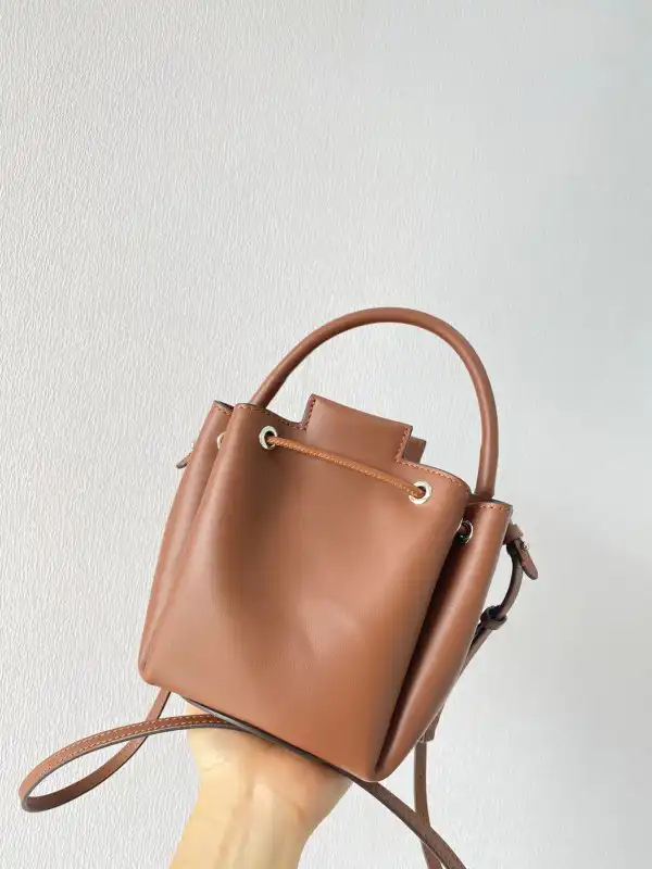 Bagsoffer BURBERRY Bucket Bag 0206