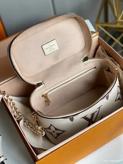 Bagsoffer VUITTON VANITY LOUIS PM 0220