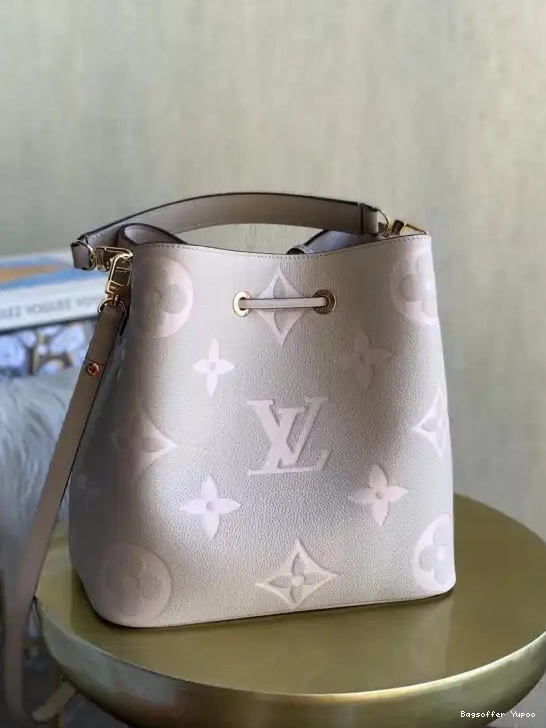 Bagsoffer NÉONOÉ VUITTON LOUIS 0211