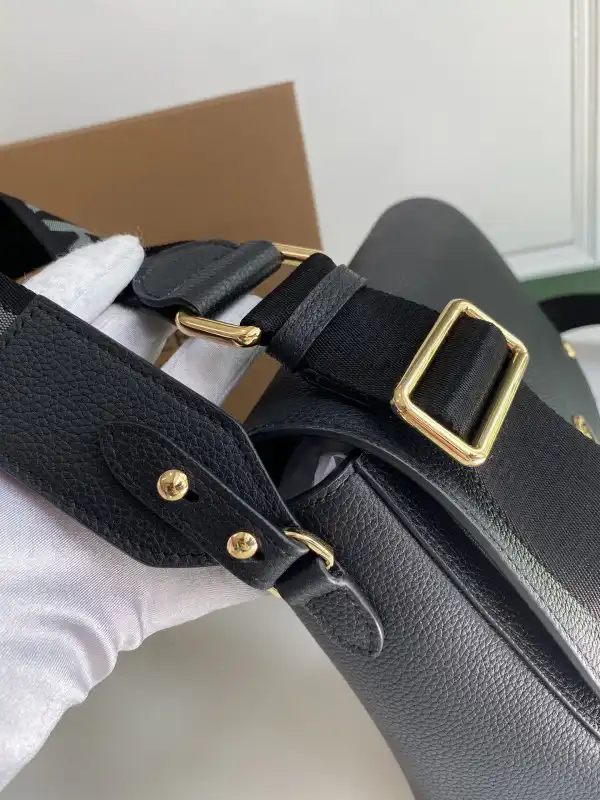 Bagsoffer BURBERRY Note Crossbody Bag-25-8.5-18cm 0201