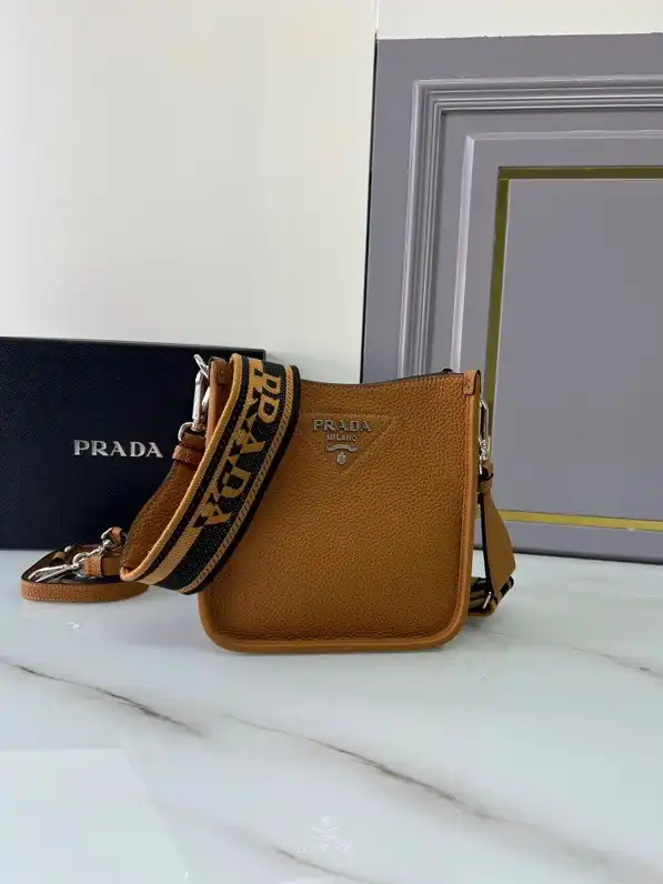 Yupoo bagsoffer PRADA Leather mini shoulder bag 0203