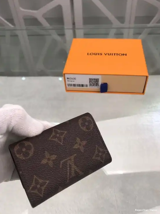 Bagsoffer VUITTON 6 LOUIS HOLDER KEY 0218