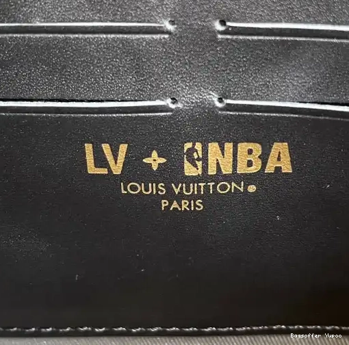 Yupoo bagsoffer WEARABLE LOUIS TRUNK SOFT WALLET VUITTON LVXNBA 0219