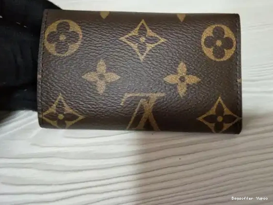 Bagsoffer VUITTON 6 LOUIS HOLDER KEY 0218