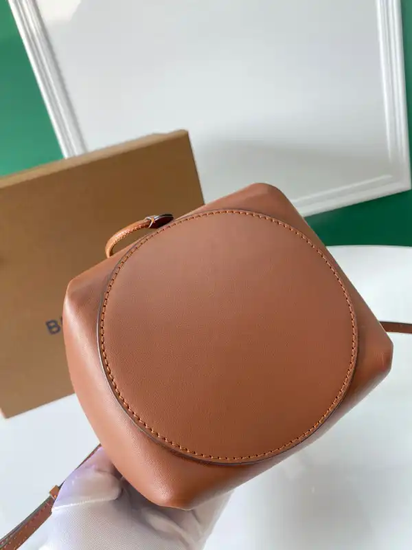 Bagsoffer BURBERRY Bucket Bag 0206