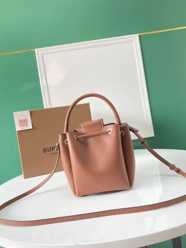 Bagsoffer BURBERRY Bucket Bag 0206