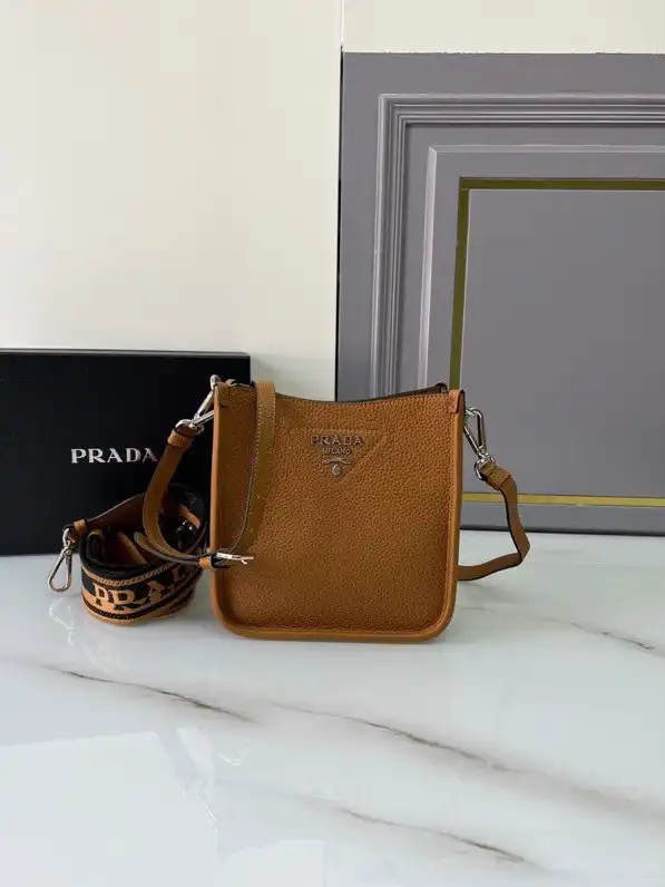 Yupoo bagsoffer PRADA Leather mini shoulder bag 0203