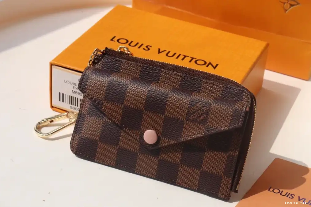 Bagsoffer LOUIS HOLDER CARD VUITTON RECTO VERSO 0218