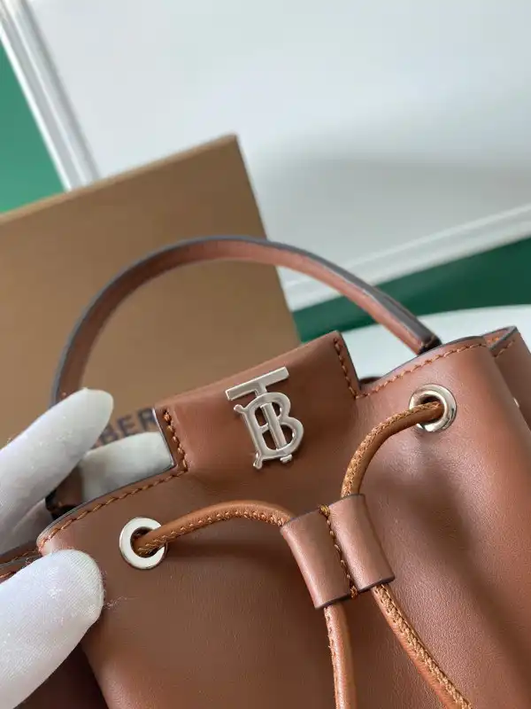 Bagsoffer BURBERRY Bucket Bag 0206