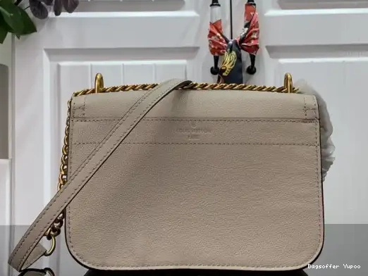 Bagsoffer PM LOCKME CHAIN VUITTON LOUIS 0212