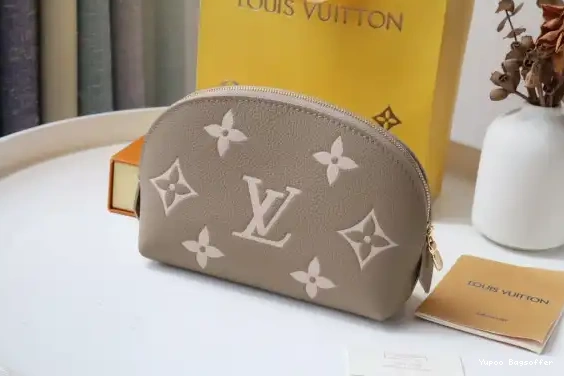 Bagsoffer Louis Vuitton POUCH COSMETIC 0225