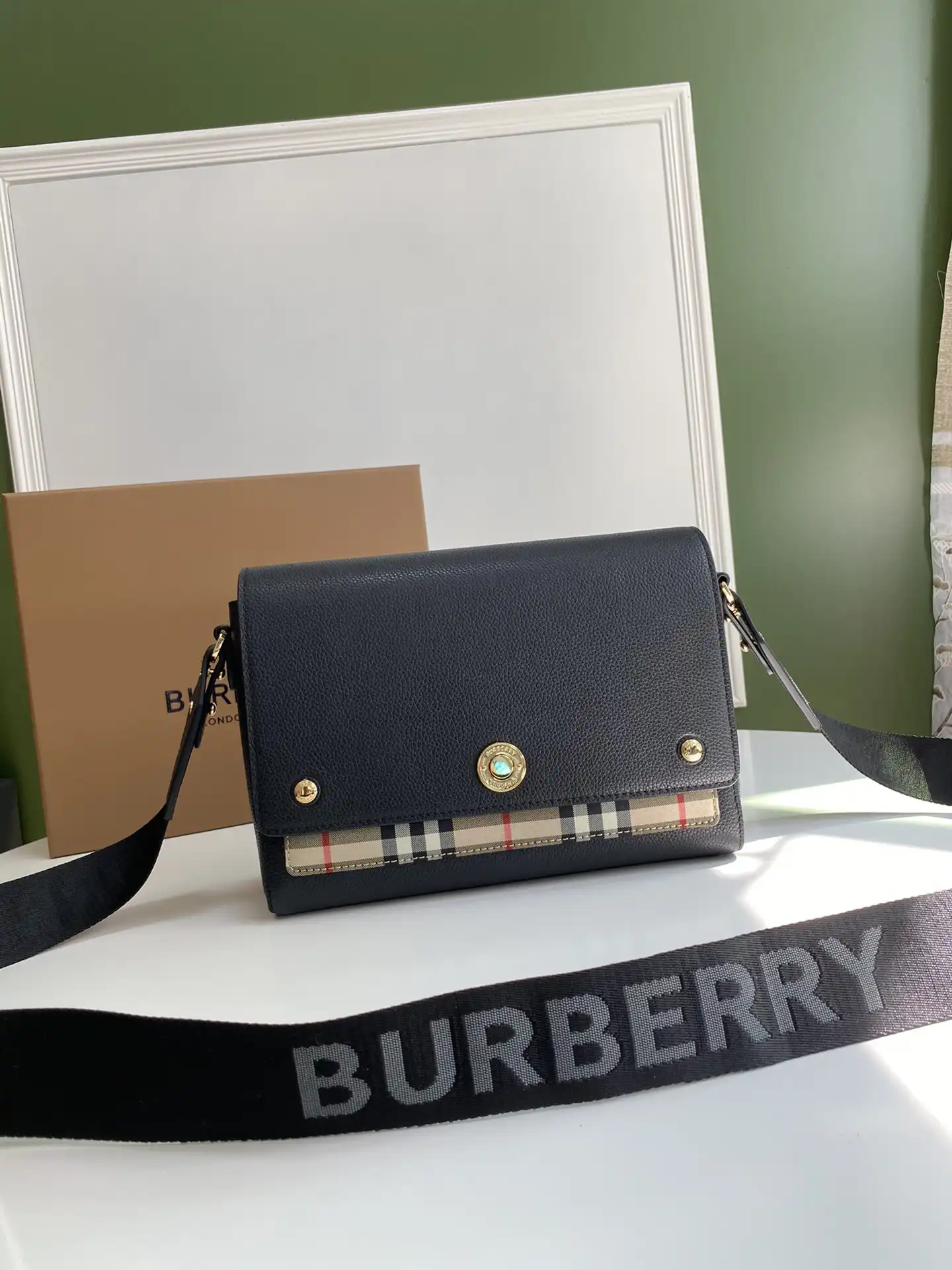 Bagsoffer BURBERRY Note Crossbody Bag-25-8.5-18cm 0201