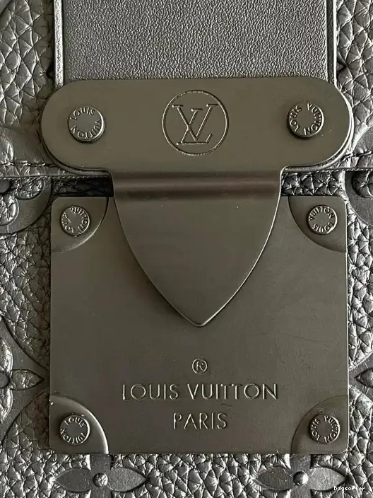 Yupoo bagsoffer LOCK VUITTON LOUIS S POUCH A4 0221