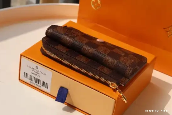 Bagsoffer LOUIS HOLDER CARD VUITTON RECTO VERSO 0218