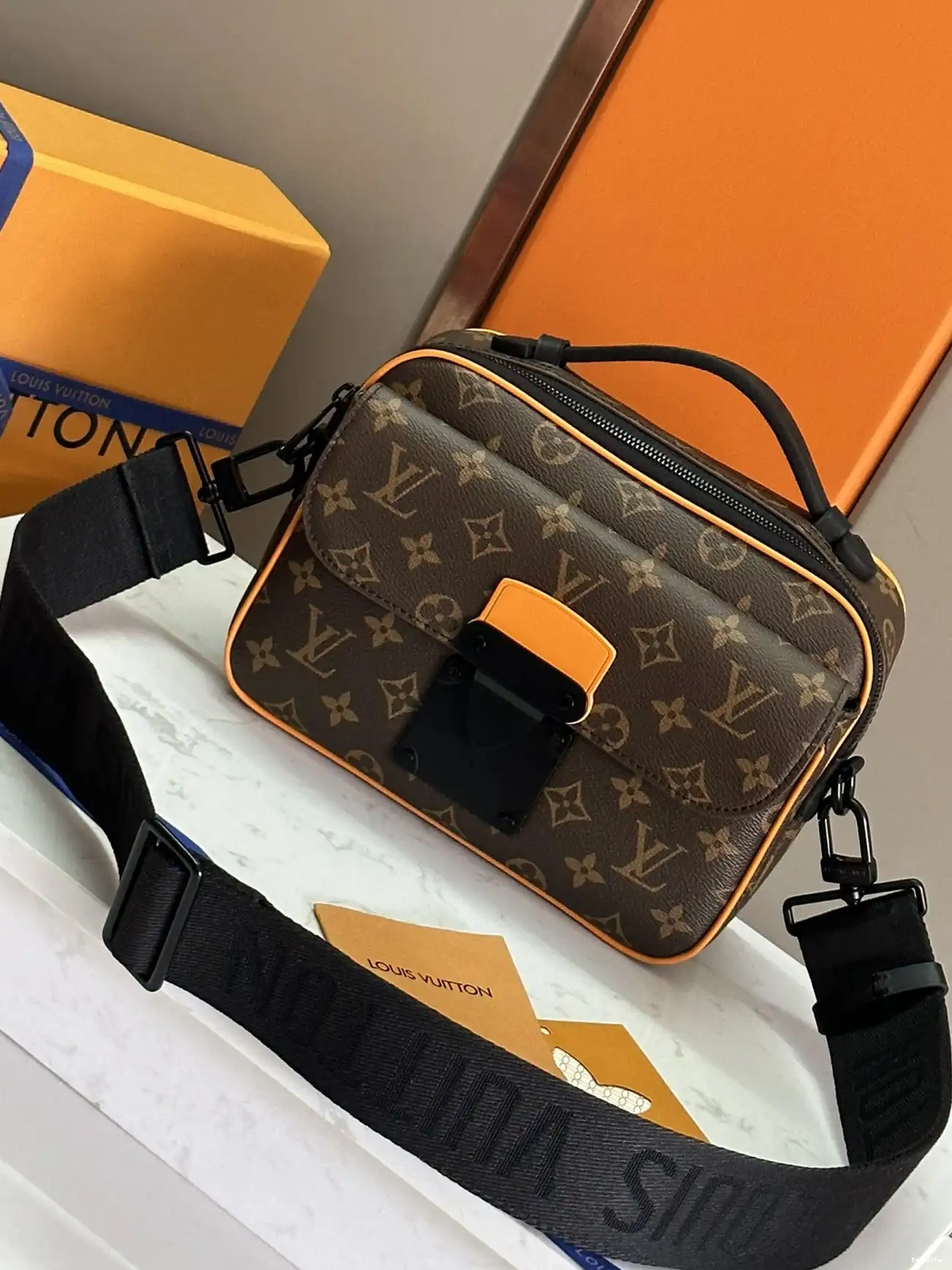 Bagsoffer yupoo VUITTON LOUIS LOCK S MESSENGER 0213